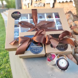 Caja con variedad de chocolates artesanales - MUNDO EMPRENDIMIENTOS
