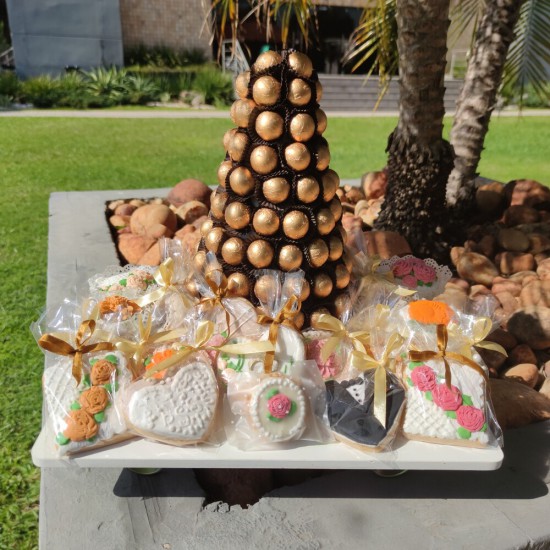 Chocolates artesanales y galletas decoradas - PANADERÍA GUAIRA